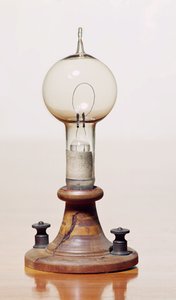电灯丝，1879（玻璃和木材）（另见259550和260230）
